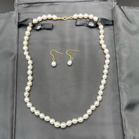 6-7mm Hand Strung Natural Rice Pearl Necklace Earring Set - Picture 7 of 11
